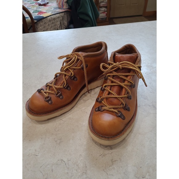 Danner Shoes - Danner Tramline Leather work hiking lace up Boot vibram sole Women SZ 7 GUC gorp